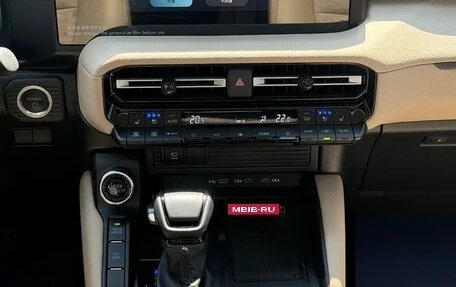 Toyota Land Cruiser Prado, 2024 год, 9 826 500 рублей, 10 фотография