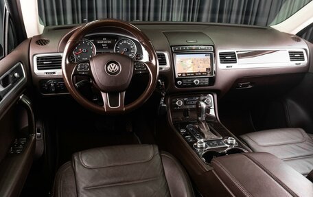 Volkswagen Touareg III, 2016 год, 3 299 000 рублей, 9 фотография