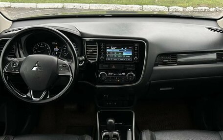 Mitsubishi Outlander III рестайлинг 3, 2017 год, 1 615 000 рублей, 7 фотография