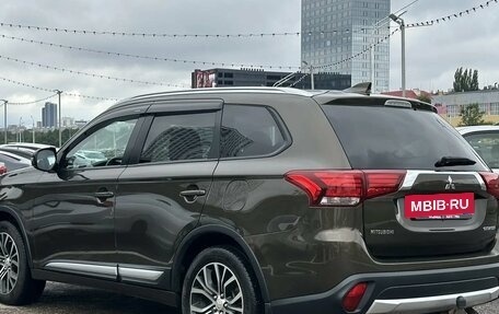 Mitsubishi Outlander III рестайлинг 3, 2017 год, 1 615 000 рублей, 4 фотография