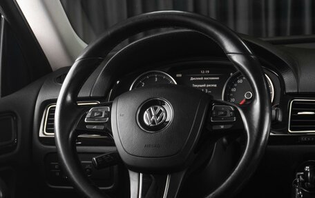 Volkswagen Touareg III, 2012 год, 2 099 000 рублей, 17 фотография