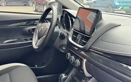 Toyota Yaris XP150 рестайлинг, 2023 год, 1 050 100 рублей, 9 фотография
