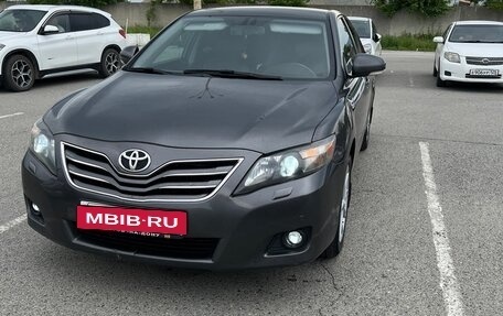 Toyota Camry, 2011 год, 1 050 000 рублей, 2 фотография