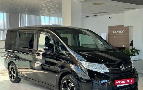 Honda Stepwgn IV, 2018 год, 2 000 000 рублей, 3 фотография