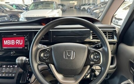 Honda Stepwgn IV, 2018 год, 2 000 000 рублей, 15 фотография
