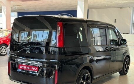 Honda Stepwgn IV, 2018 год, 2 000 000 рублей, 4 фотография