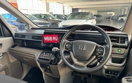 Honda Stepwgn IV, 2018 год, 2 000 000 рублей, 22 фотография