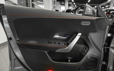 Mercedes-Benz CLA, 2019 год, 3 200 000 рублей, 13 фотография
