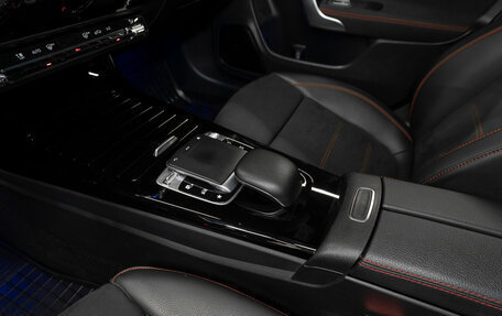 Mercedes-Benz CLA, 2019 год, 3 200 000 рублей, 15 фотография
