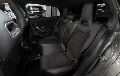 Mercedes-Benz CLA, 2019 год, 3 200 000 рублей, 12 фотография