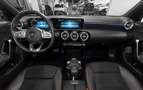 Mercedes-Benz CLA, 2019 год, 3 200 000 рублей, 8 фотография