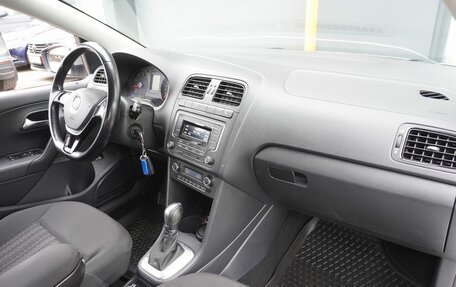 Volkswagen Polo VI (EU Market), 2017 год, 1 000 000 рублей, 11 фотография
