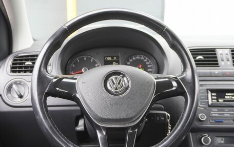 Volkswagen Polo VI (EU Market), 2017 год, 1 000 000 рублей, 15 фотография