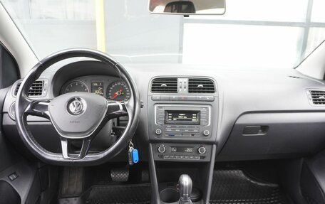 Volkswagen Polo VI (EU Market), 2017 год, 1 000 000 рублей, 14 фотография