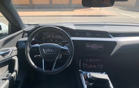 Audi e-tron I, 2020 год, 7 500 000 рублей, 6 фотография