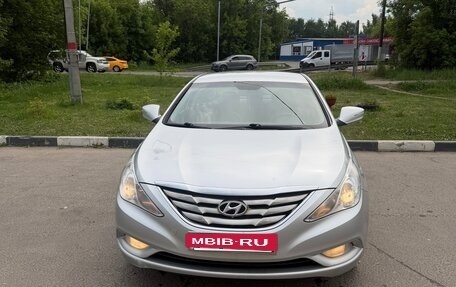 Hyundai Sonata VI, 2011 год, 989 000 рублей, 2 фотография