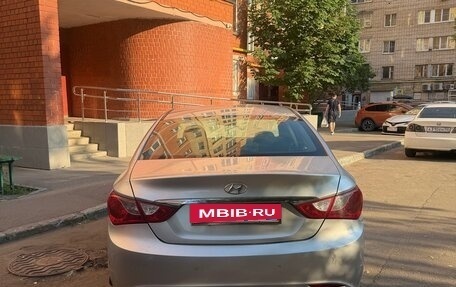 Hyundai Sonata VI, 2011 год, 989 000 рублей, 9 фотография