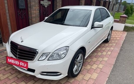 Mercedes-Benz E-Класс, 2012 год, 1 780 000 рублей, 2 фотография