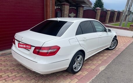 Mercedes-Benz E-Класс, 2012 год, 1 780 000 рублей, 6 фотография