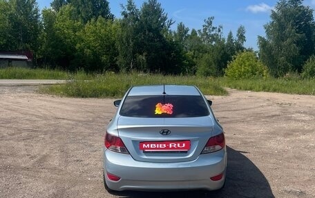 Hyundai Solaris II рестайлинг, 2012 год, 600 000 рублей, 4 фотография