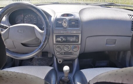 Hyundai Accent II, 2005 год, 200 000 рублей, 5 фотография