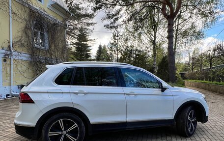 Volkswagen Tiguan II, 2018 год, 2 300 000 рублей, 4 фотография