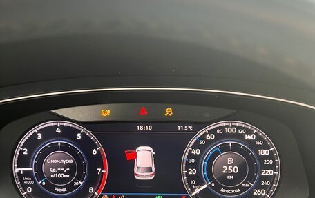 Volkswagen Tiguan II, 2018 год, 2 300 000 рублей, 15 фотография