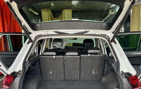Volkswagen Tiguan II, 2018 год, 2 300 000 рублей, 16 фотография