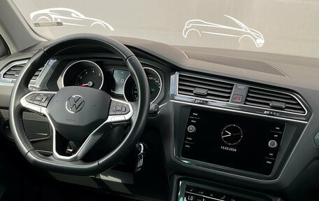 Volkswagen Tiguan II, 2021 год, 3 047 600 рублей, 14 фотография