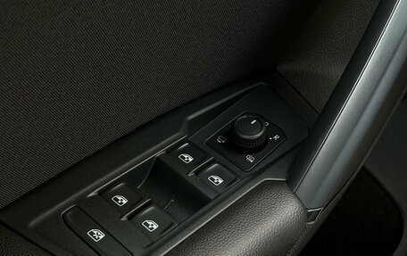 Volkswagen Tiguan II, 2021 год, 3 047 600 рублей, 18 фотография
