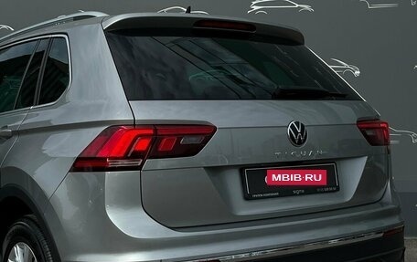 Volkswagen Tiguan II, 2021 год, 3 047 600 рублей, 24 фотография