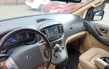 Hyundai Grand Starex Grand Starex I рестайлинг 2, 2018 год, 3 950 000 рублей, 7 фотография