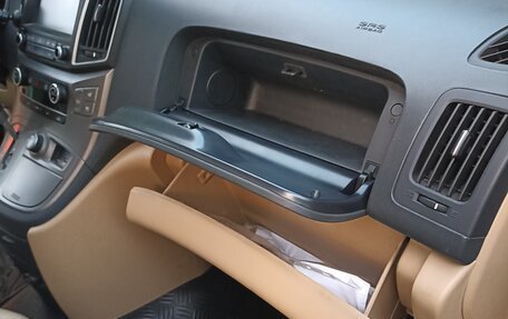 Hyundai Grand Starex Grand Starex I рестайлинг 2, 2018 год, 3 950 000 рублей, 14 фотография