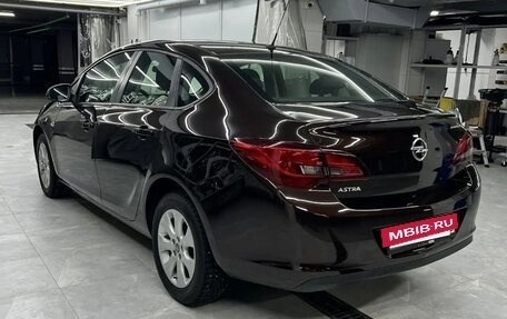 Opel Astra J, 2014 год, 1 000 000 рублей, 3 фотография