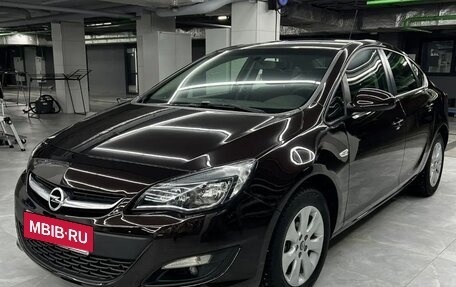 Opel Astra J, 2014 год, 1 000 000 рублей, 2 фотография