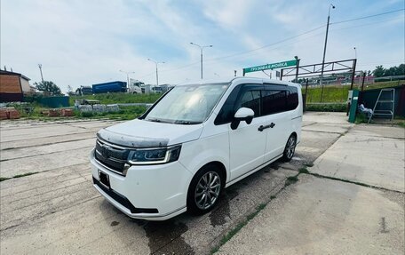Honda Stepwgn, 2022 год, 2 800 000 рублей, 2 фотография