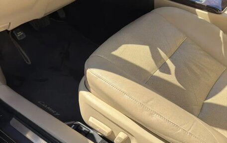 Toyota Camry, 2016 год, 1 900 000 рублей, 6 фотография