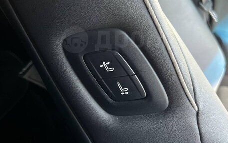 Toyota Crown, 2018 год, 3 690 000 рублей, 16 фотография