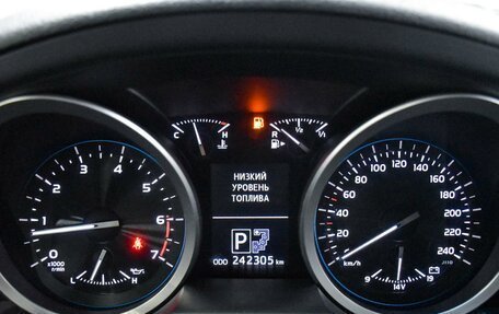 Toyota Land Cruiser 200, 2015 год, 4 499 000 рублей, 14 фотография