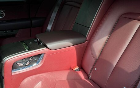 Rolls-Royce Cullinan, 2020 год, 35 000 000 рублей, 9 фотография
