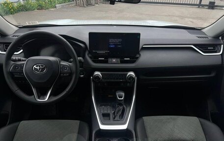 Toyota RAV4, 2025 год, 4 200 000 рублей, 21 фотография
