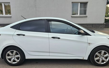Hyundai Solaris II рестайлинг, 2013 год, 730 000 рублей, 1 фотография