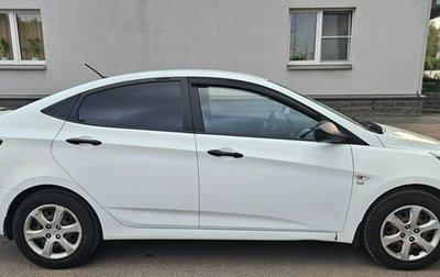 Hyundai Solaris II рестайлинг, 2013 год, 730 000 рублей, 1 фотография