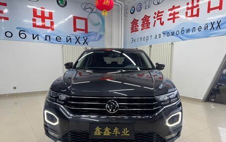 Volkswagen T-Roc I, 2022 год, 1 525 000 рублей, 2 фотография