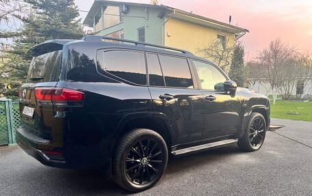 Toyota Land Cruiser, 2023 год, 12 900 000 рублей, 3 фотография