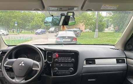 Mitsubishi Outlander III рестайлинг 3, 2014 год, 1 350 000 рублей, 8 фотография