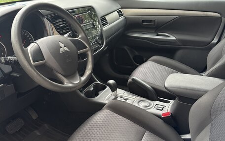 Mitsubishi Outlander III рестайлинг 3, 2014 год, 1 350 000 рублей, 7 фотография
