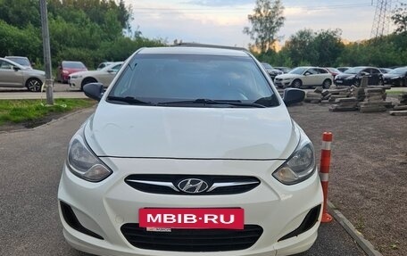 Hyundai Solaris II рестайлинг, 2013 год, 730 000 рублей, 3 фотография