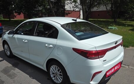 KIA Rio IV, 2018 год, 1 380 000 рублей, 4 фотография