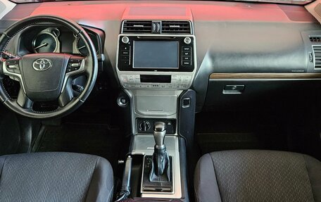 Toyota Land Cruiser Prado 150 рестайлинг 2, 2018 год, 3 750 000 рублей, 9 фотография